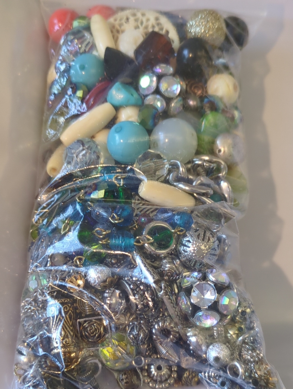 🏵️B40 Mixed Bead and Craft Pieces